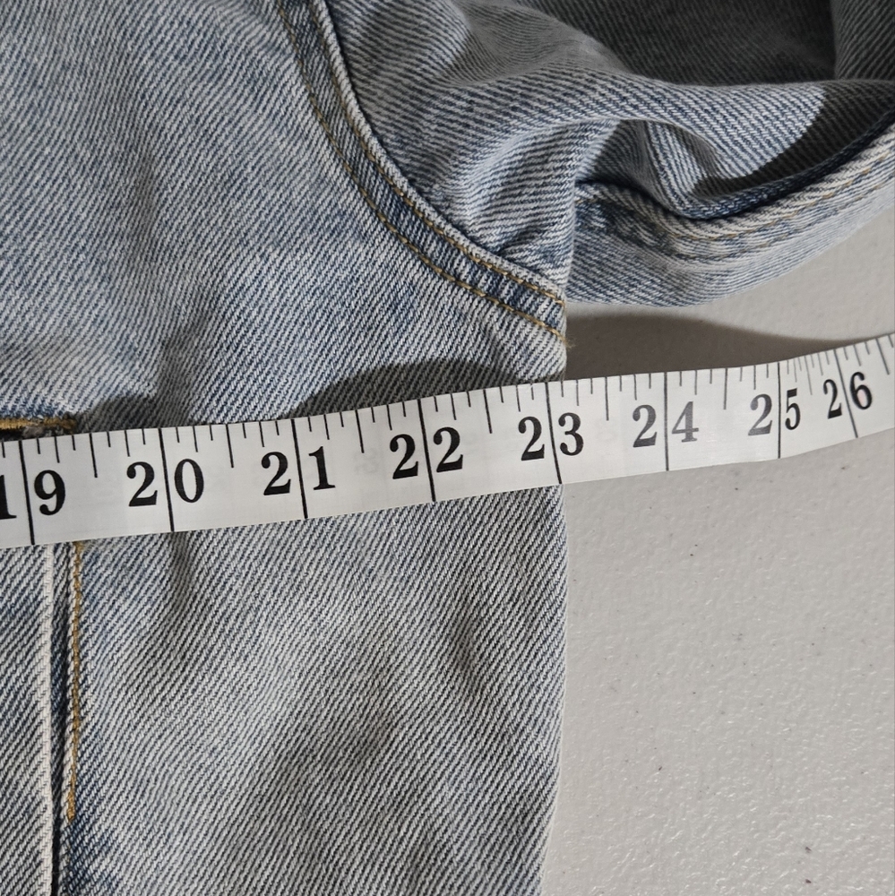 NWT Wild Fable Oversized Distressed Classic Denim Jacket Size L - Picture 11 of 11
